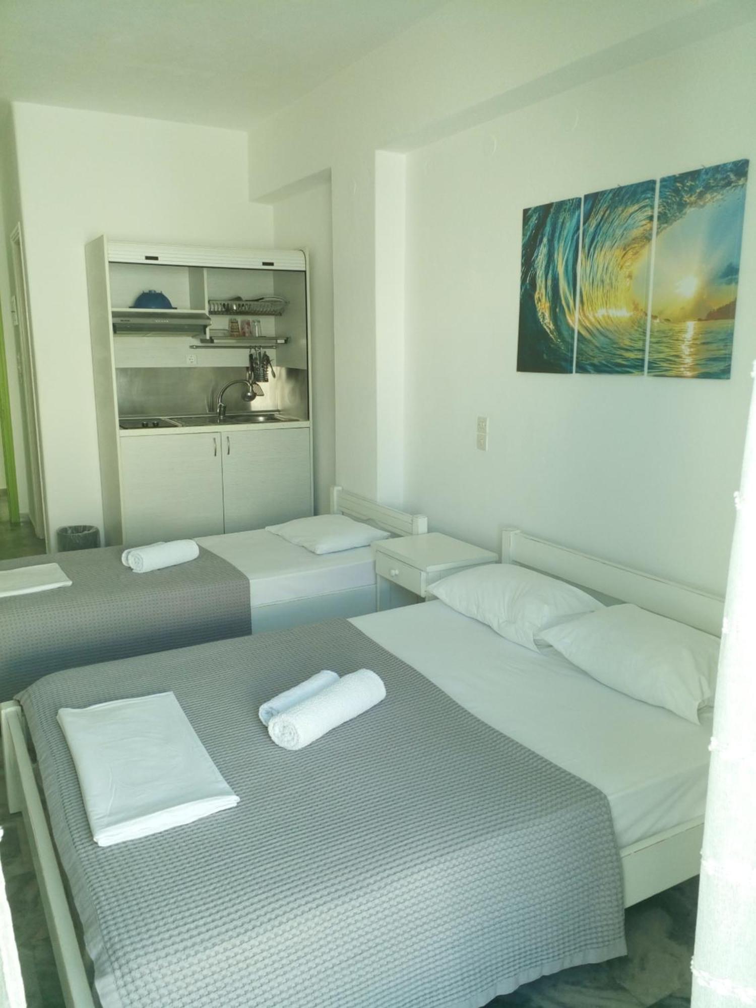Frangiscos Hostel ปาริเกีย ภายนอก รูปภาพ