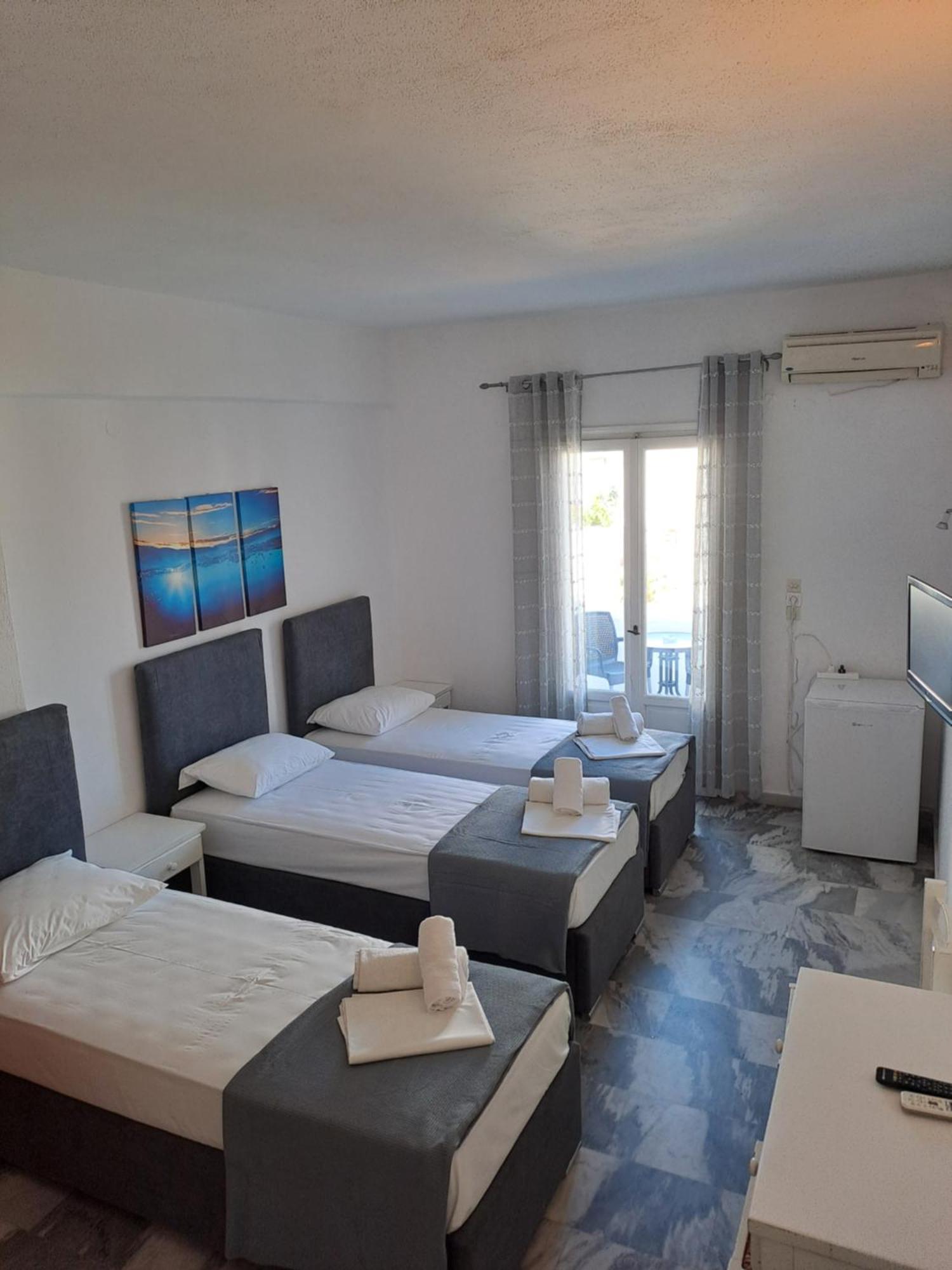 Frangiscos Hostel ปาริเกีย ภายนอก รูปภาพ
